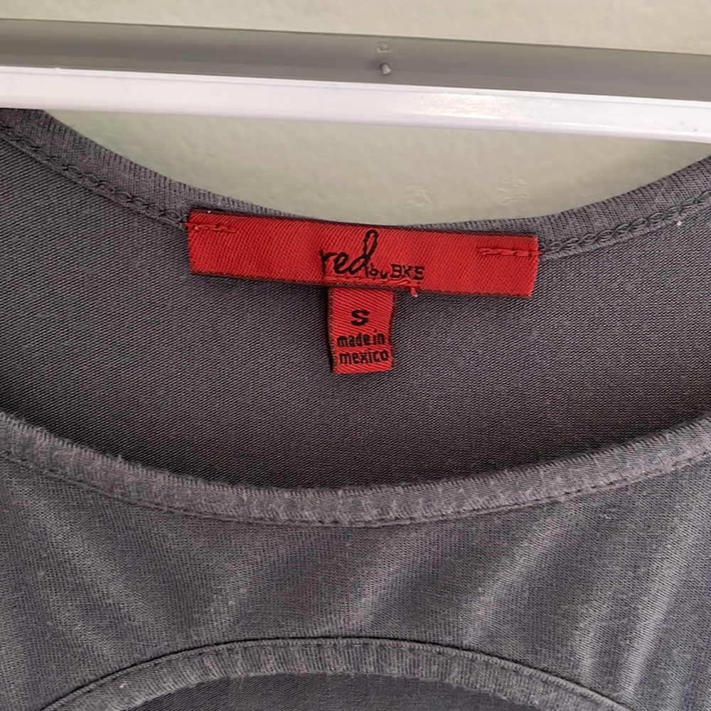 Buckle Keyhole Tank - Picture 4 of 8